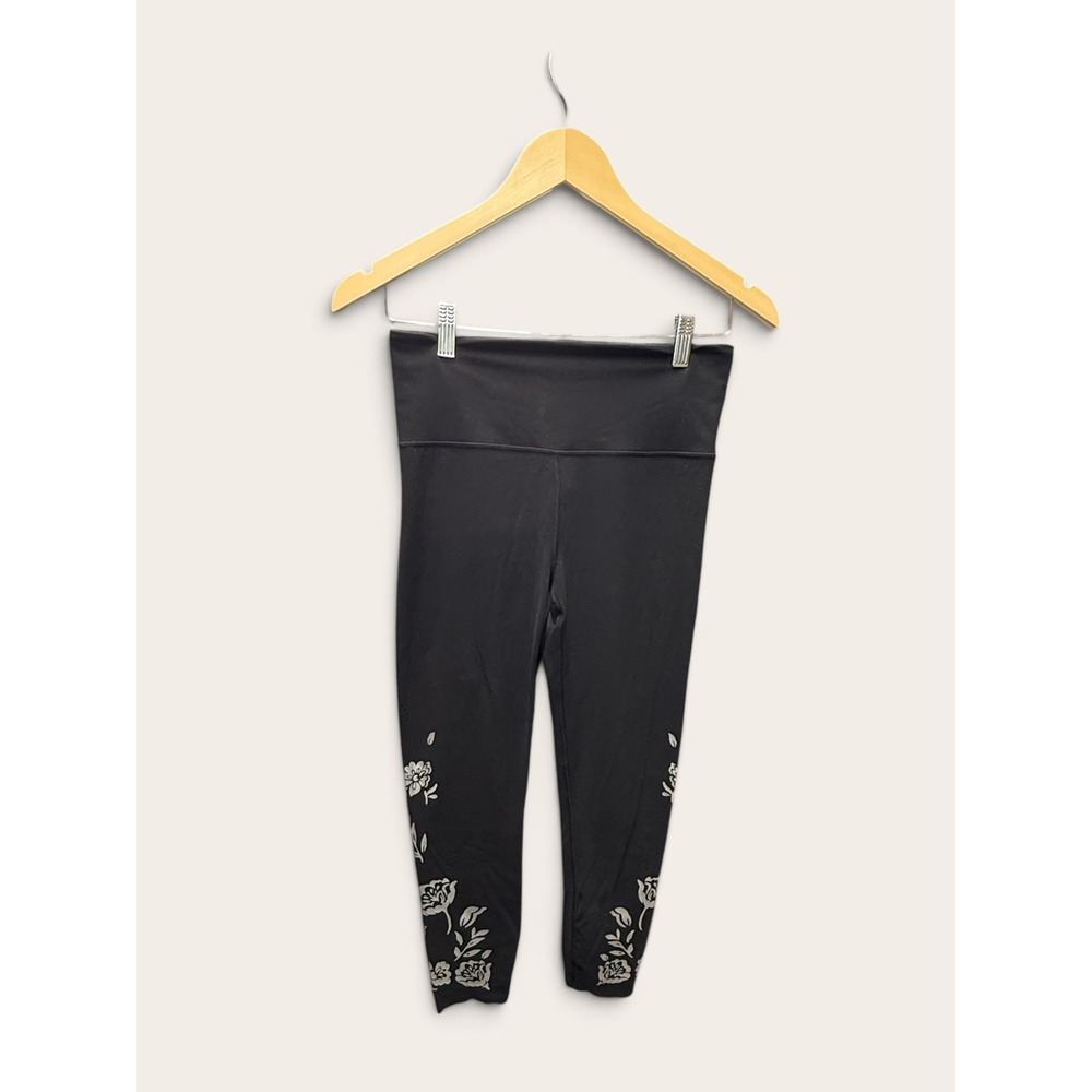 Athleta Elation Eyelet 7/8 Tight Leggings Black Floral Laser Cut Small S P